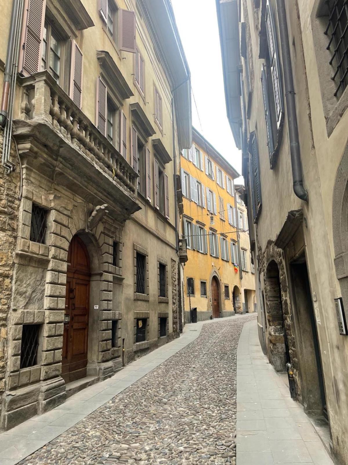 Апартаменты Bella Ciao Old Town Бергамо Экстерьер фото
